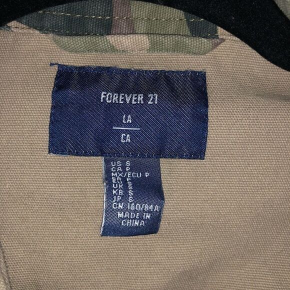 Women's Forever21 Camoflauge Jacket - Picture 7 of 9